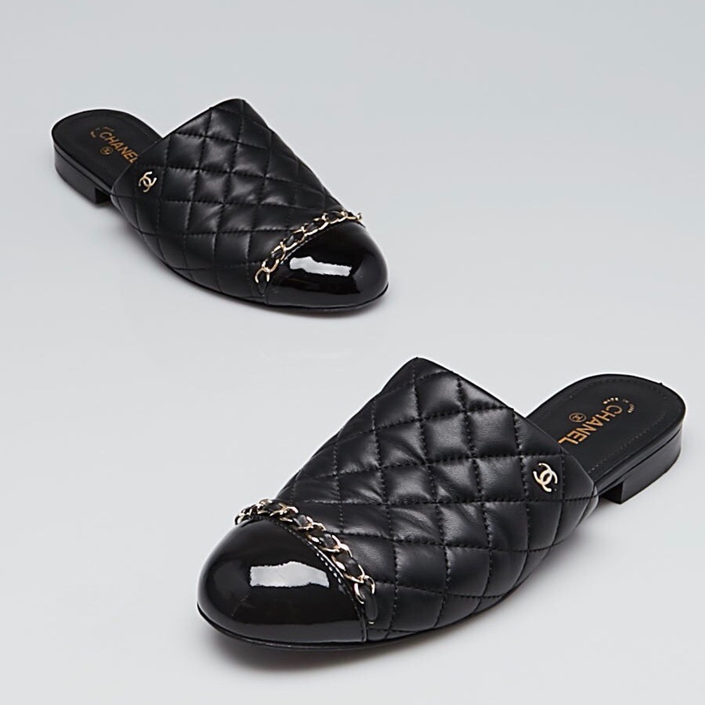 CHANEL mule